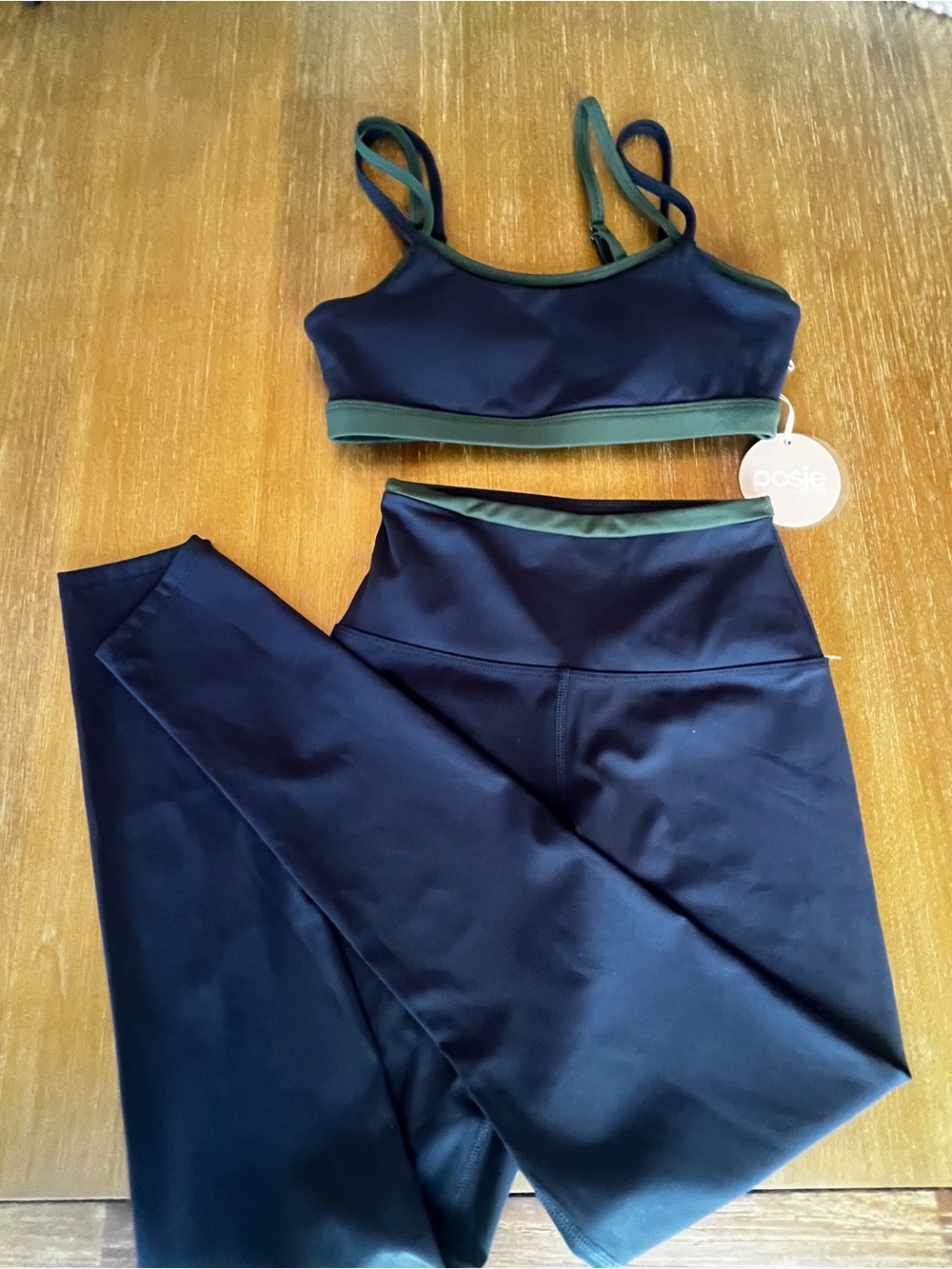 NWT Posie High-Waist Navy Leggings with Green-Trim Sports Bra XXS
